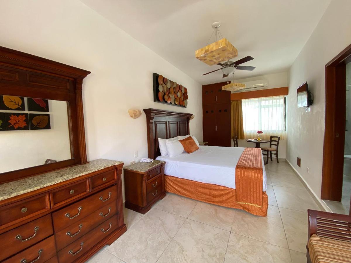 Hotel Las Golondrinas بلايا ديل كارمن المظهر الخارجي الصورة