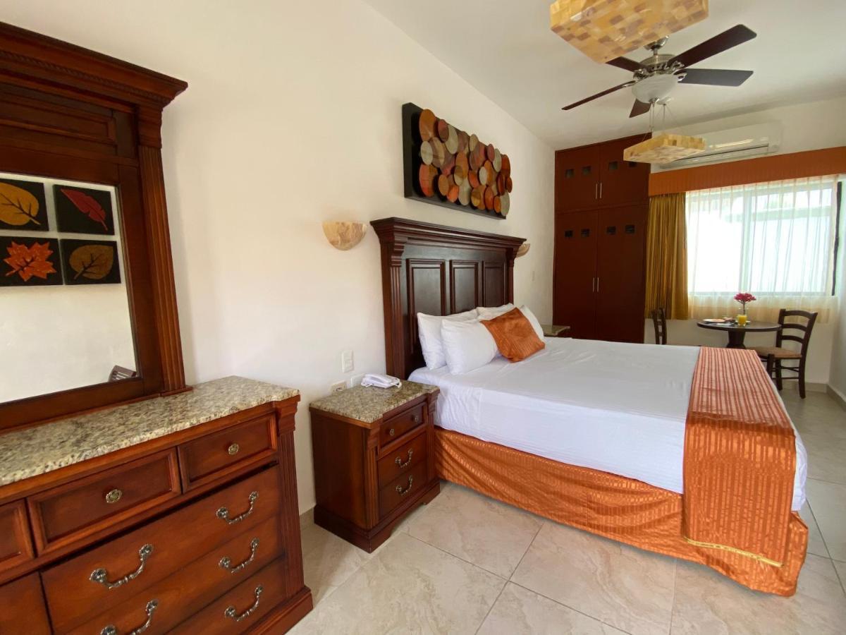 Hotel Las Golondrinas بلايا ديل كارمن المظهر الخارجي الصورة