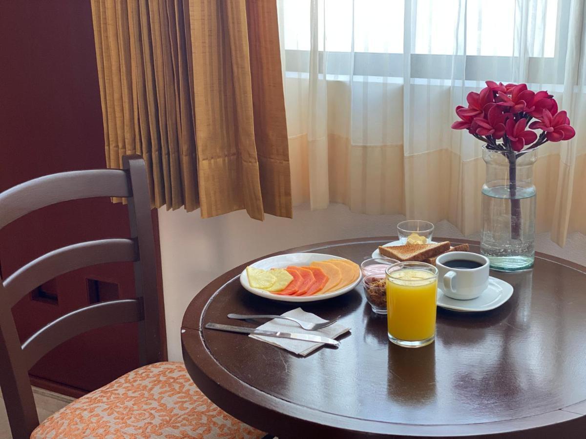 Hotel Las Golondrinas بلايا ديل كارمن المظهر الخارجي الصورة