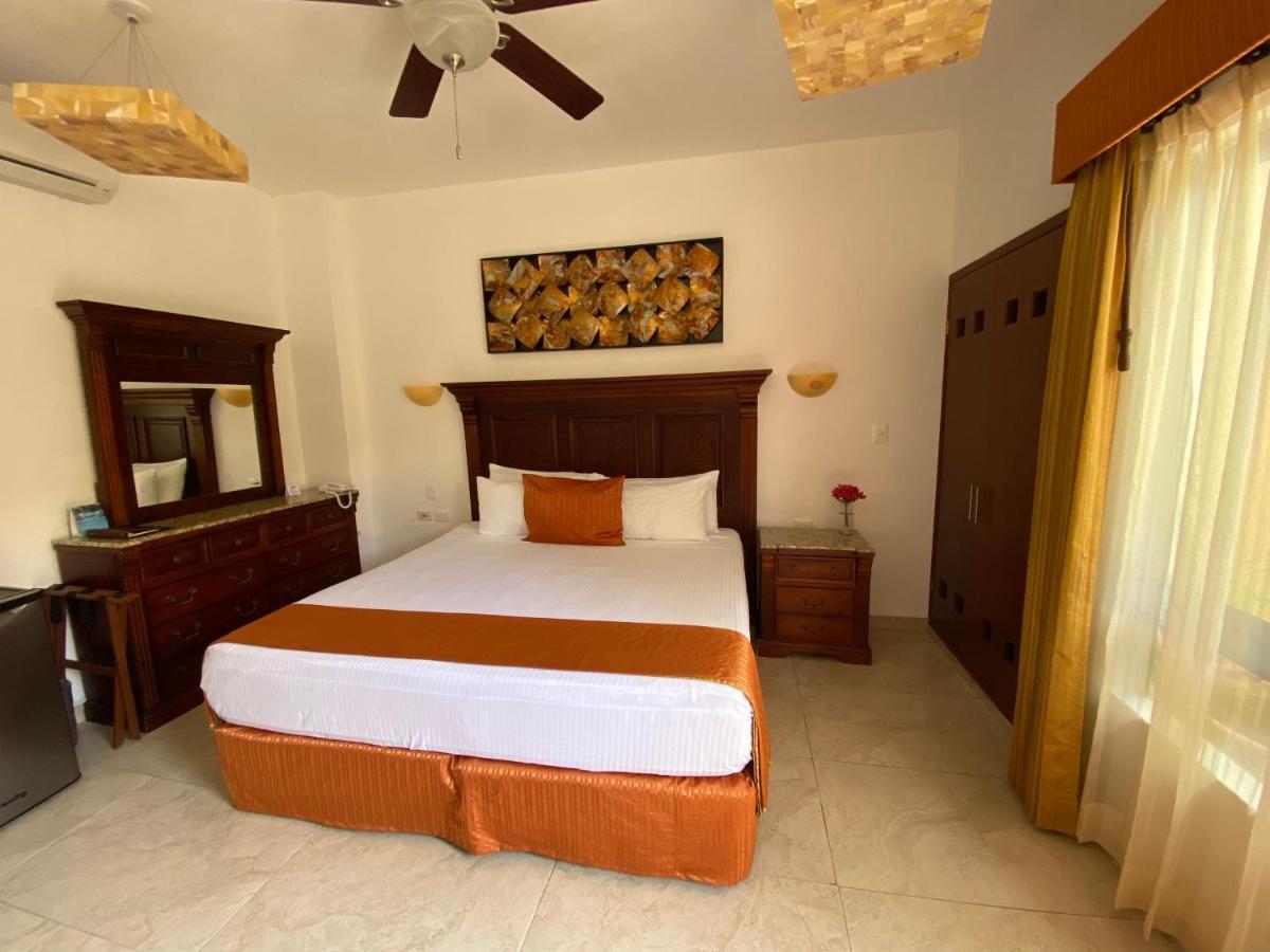 Hotel Las Golondrinas بلايا ديل كارمن المظهر الخارجي الصورة