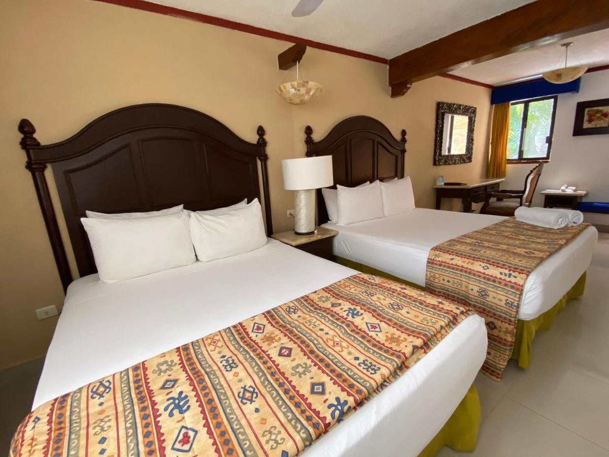 Hotel Las Golondrinas بلايا ديل كارمن المظهر الخارجي الصورة