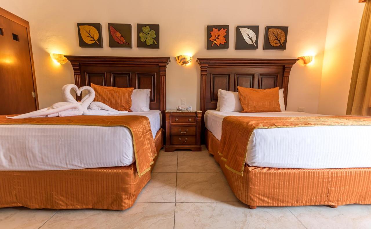 Hotel Las Golondrinas بلايا ديل كارمن المظهر الخارجي الصورة